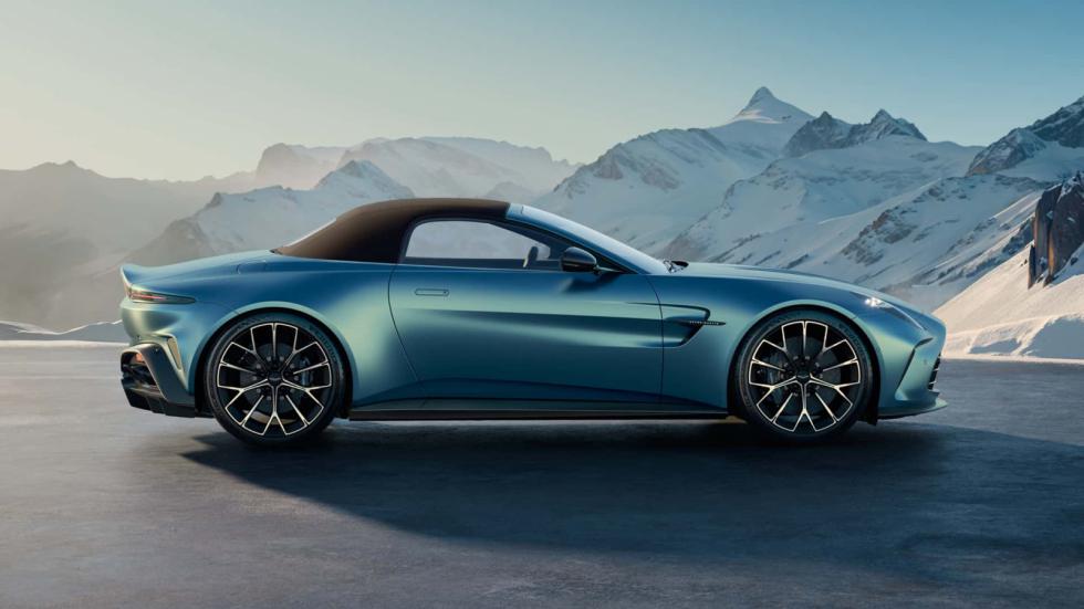 Η νέα Aston Martin Vantage Roadster έχει την πιο γρήγορη... οροφή!